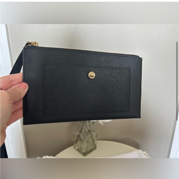 Michael Kors Saffiano leather clutch - Picture 4 of 9